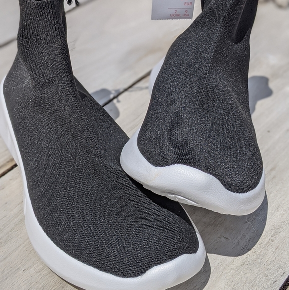 Primark Shoes Black Unisex High Top Sock Shoes Slip On Size 9